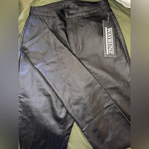 High Wasted Stretch Faux Leather Pants - Picture 3 of 4